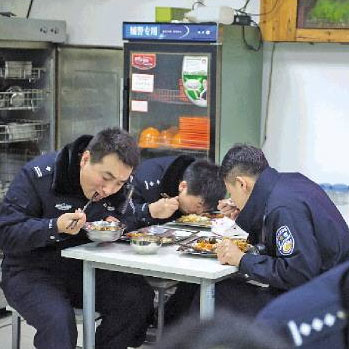 龍華派出所食堂_深圳市偉泰發(fā)餐飲管理有限公司